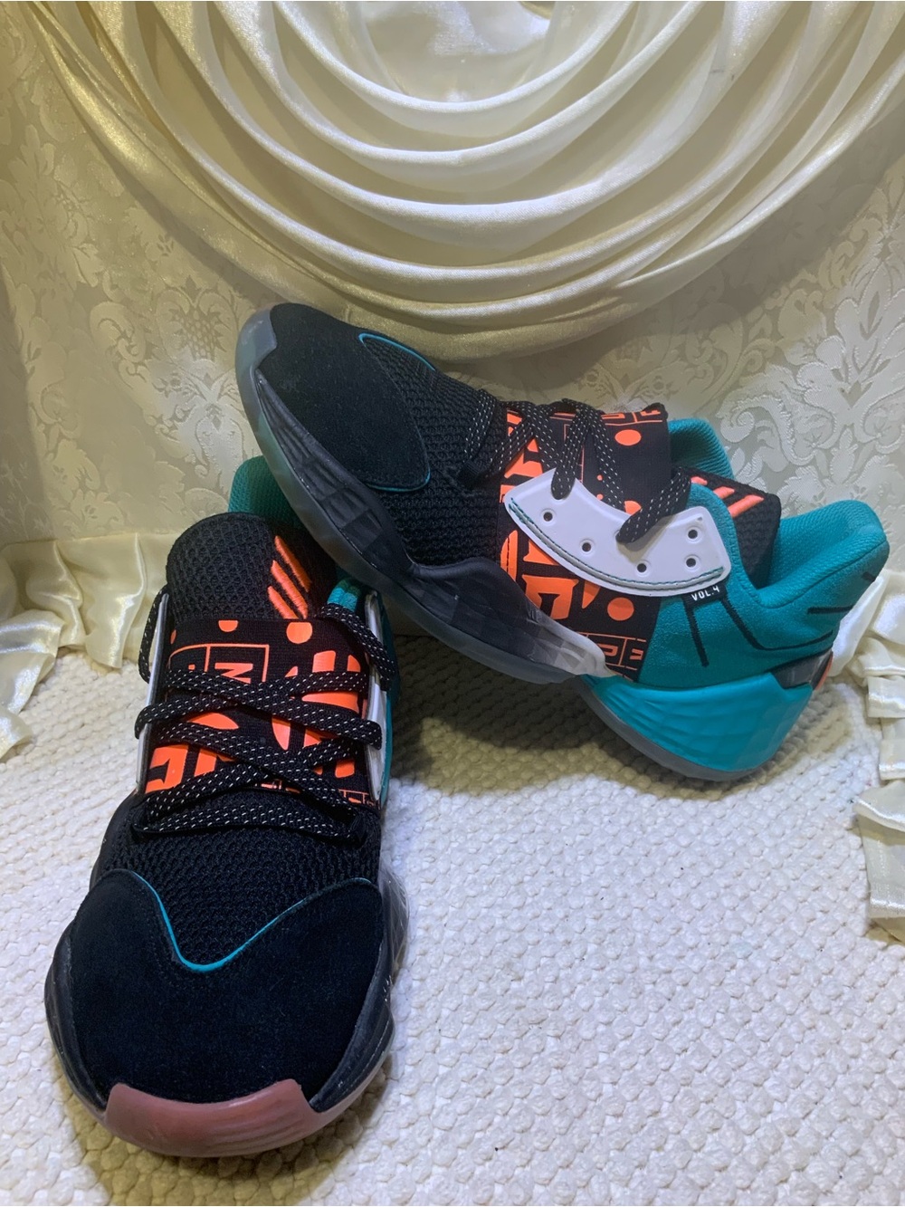 ADIDAS - Picture 2 of 10